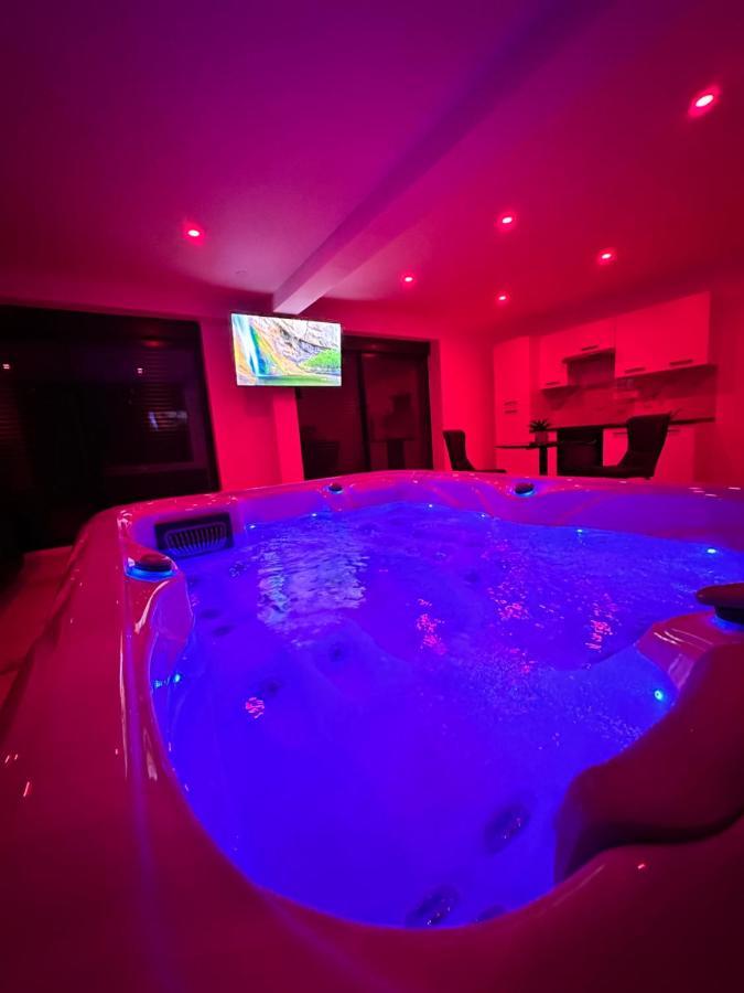 Cosy Jacuzzi 70m2 Apartment *